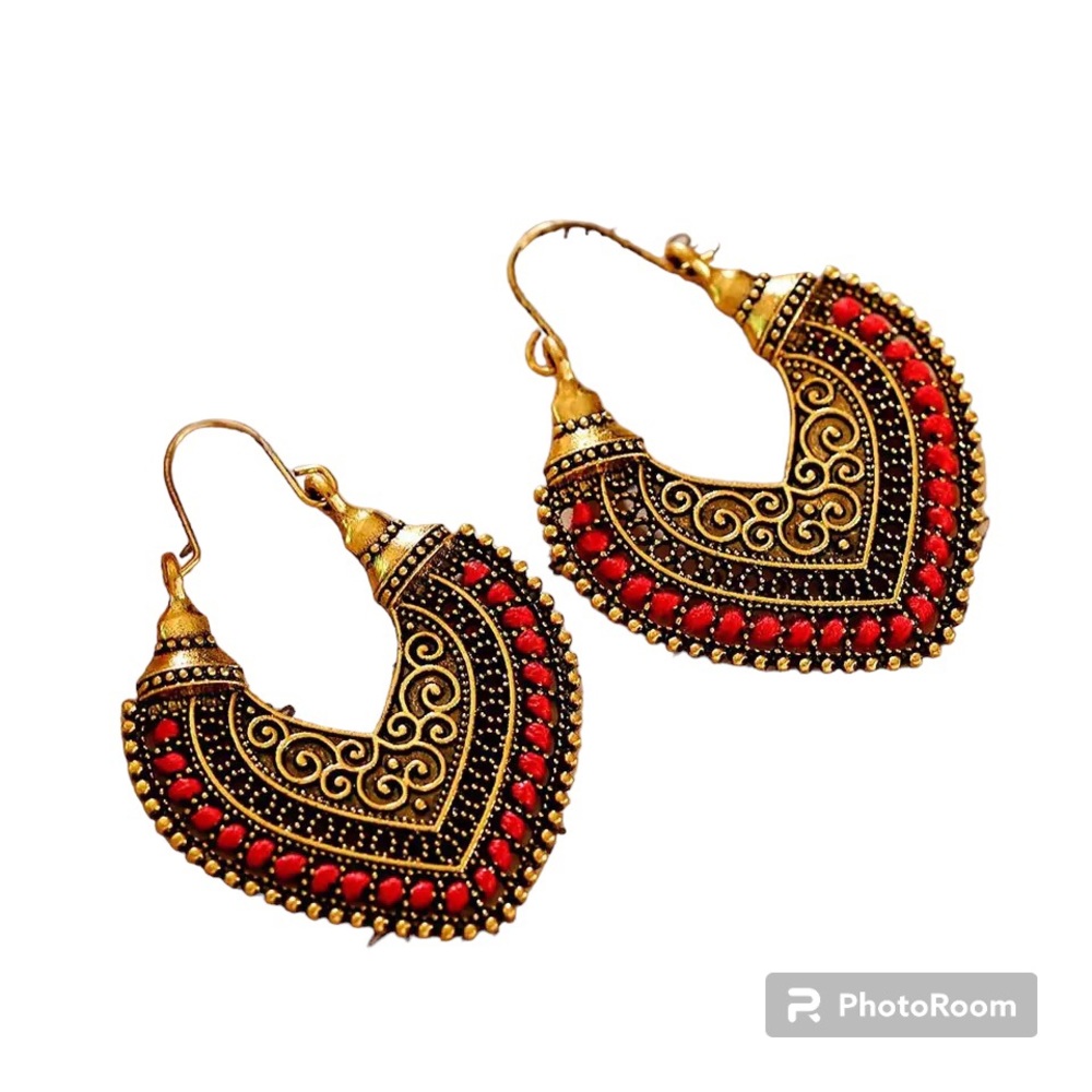 SOLD! Beautiful heart ❤️ shape earrings for women